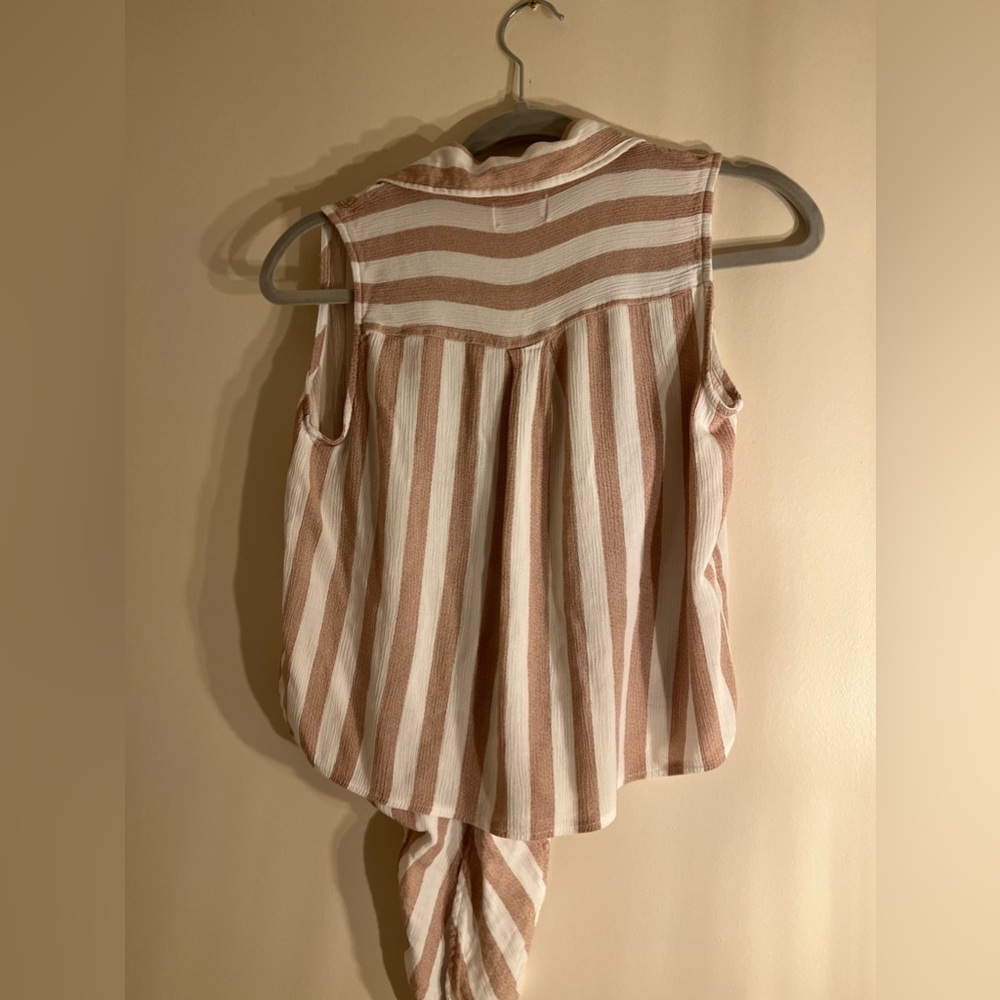 ๐ฟ Vixbe Tie Front Striped Button Down Shirt - Picture 4 of 4